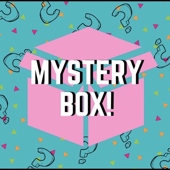 Clothing Mystery Box - Size M/L - Picture 1 of 1